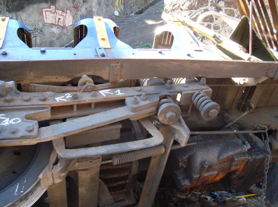 Bonde que descarrilou em Santa Teresa usava arame em vez de parafuso para prender peça, constata Crea